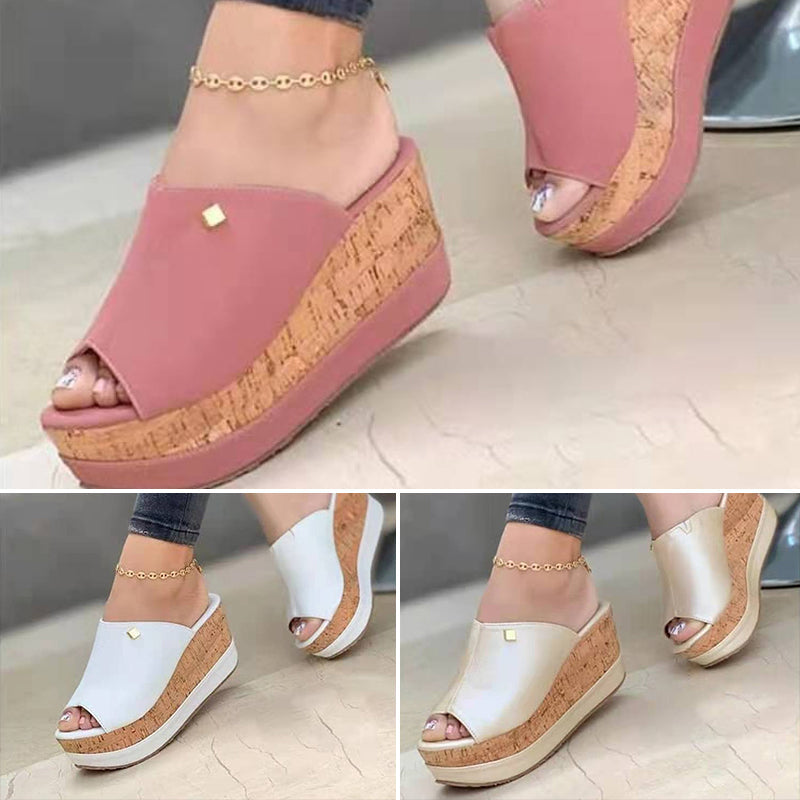 Neue Modische Sandalen mit hohen Absätzen