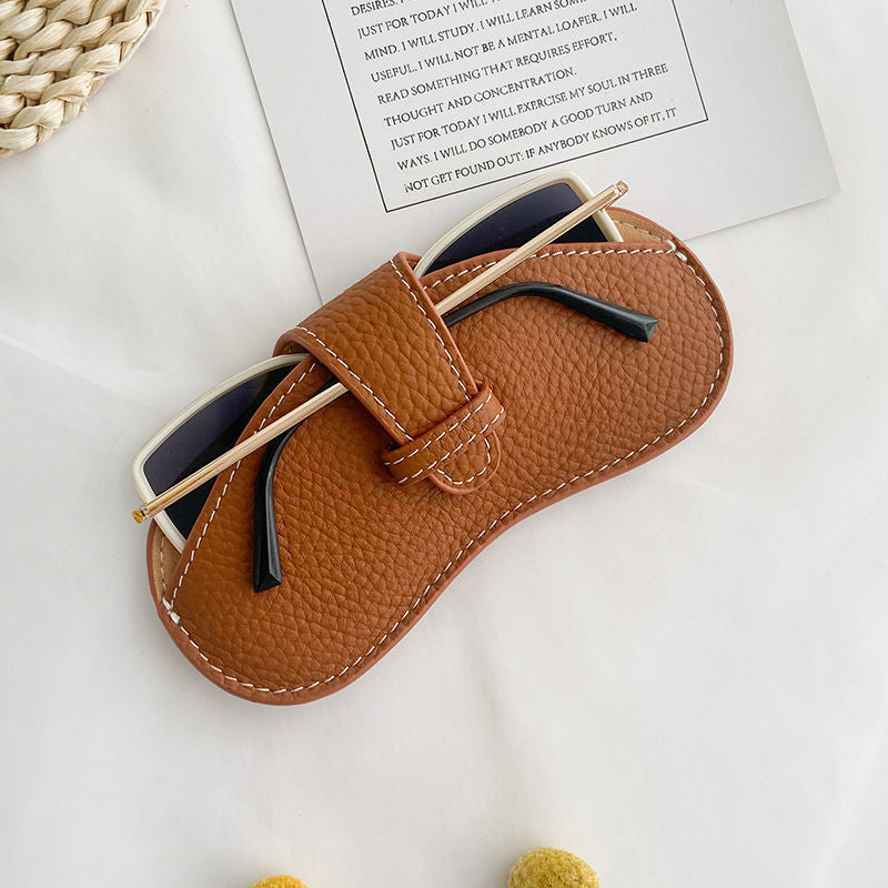 Stylische Ledertasche für Brillen