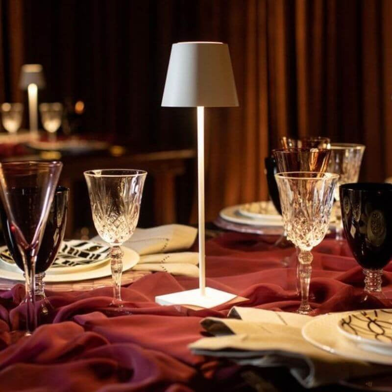 Moderne Wiederaufladbare Kabellose LED-Tischlampe
