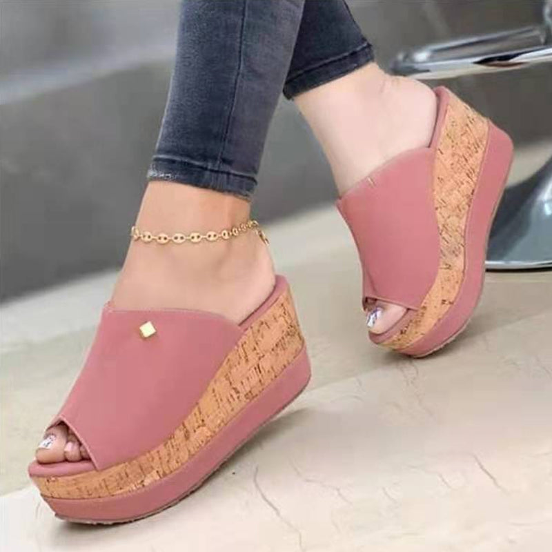 Neue Modische Sandalen mit hohen Absätzen