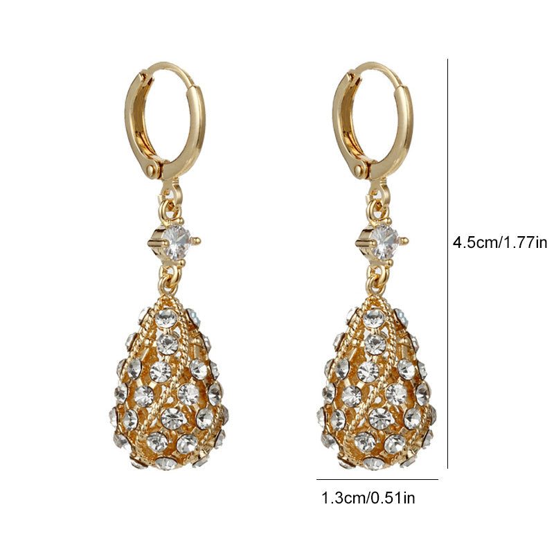 Modische Ohrringe mit Diamanten