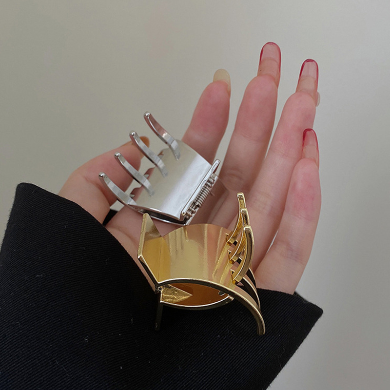 Kopfschmuck aus Metall