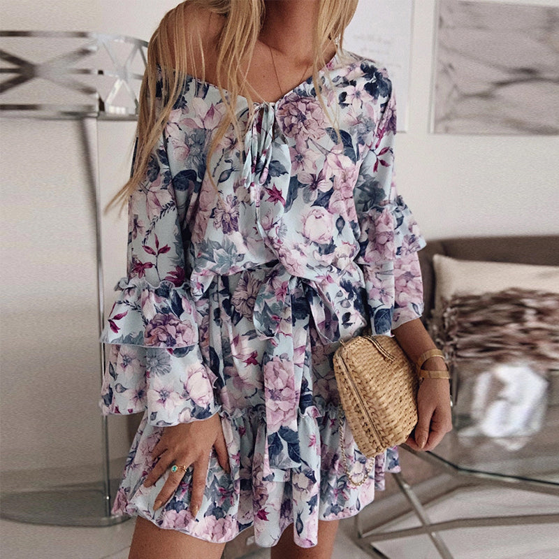 Sommerliches Blumenkleid Aus Chiffon