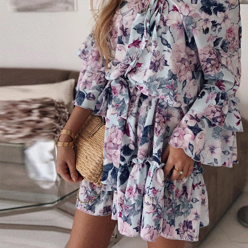 Sommerliches Blumenkleid Aus Chiffon